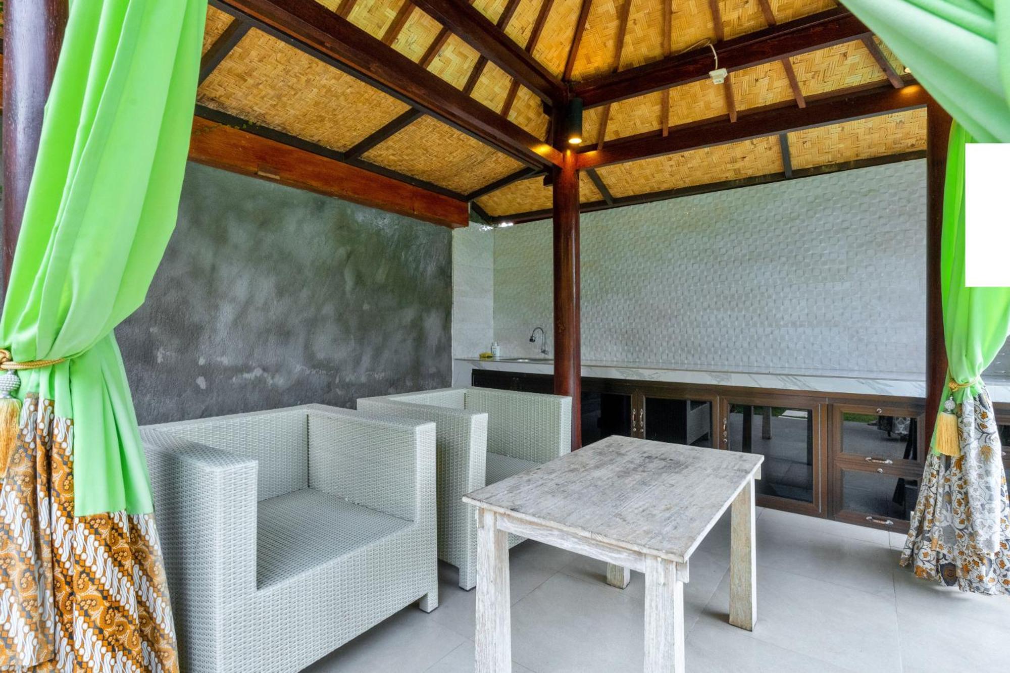 Sri Abi Ratu Villas Sukawati Екстериор снимка
