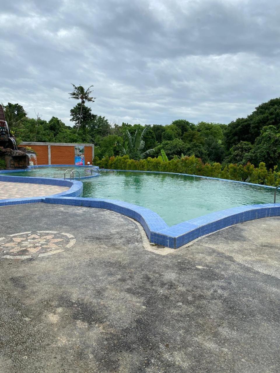 Sri Abi Ratu Villas Sukawati Екстериор снимка